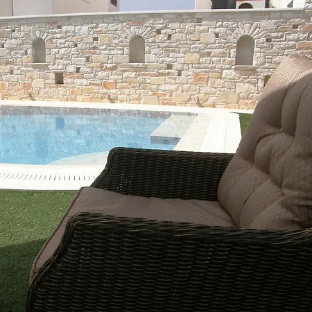 Anna Platanou ホテル *