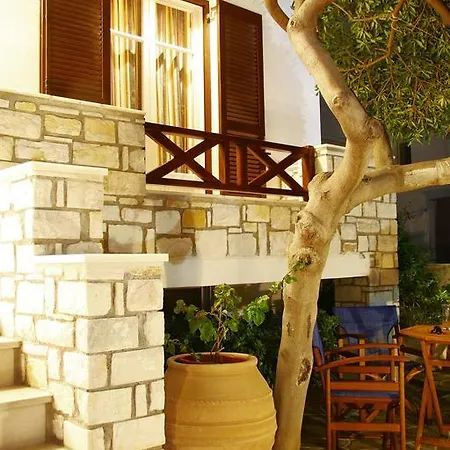 Anna Platanou ホテル