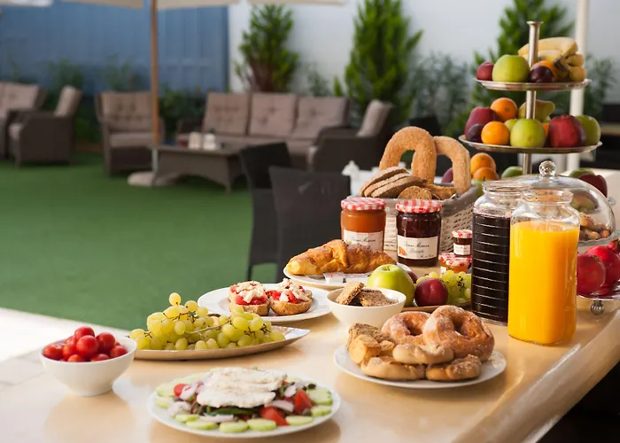 Anna Platanou * Parikia (Paros)