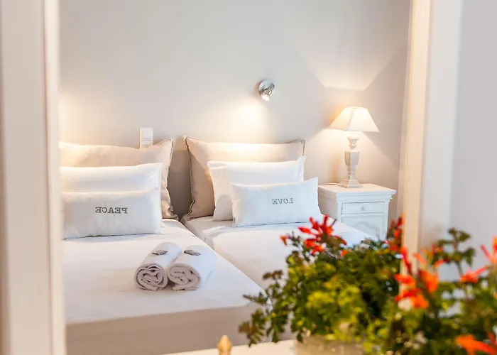 Anna Platanou * Parikia (Paros)